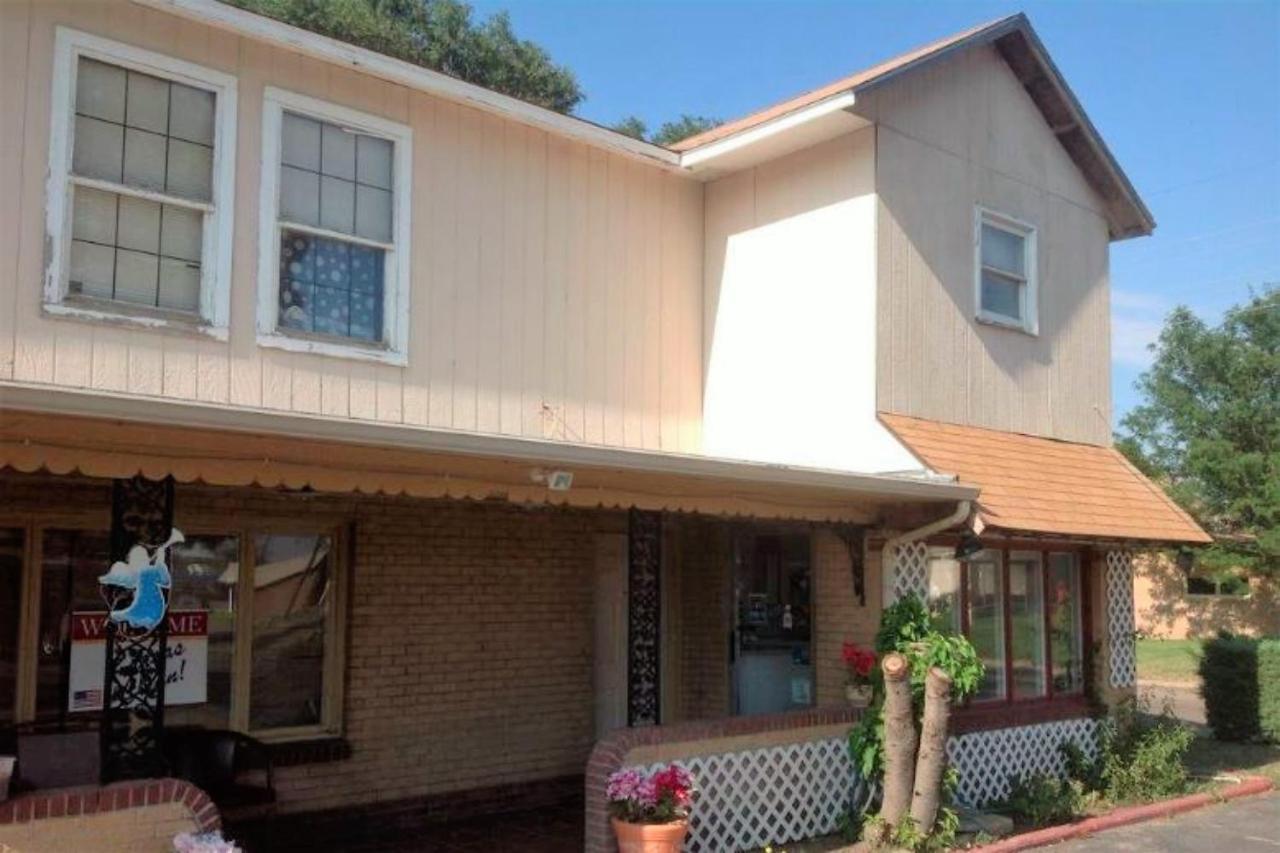 Oyo Hotel Colby, Ks ภายนอก รูปภาพ