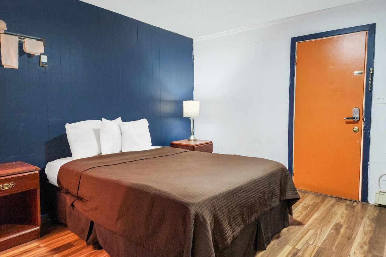Oyo Hotel Colby, Ks ภายนอก รูปภาพ