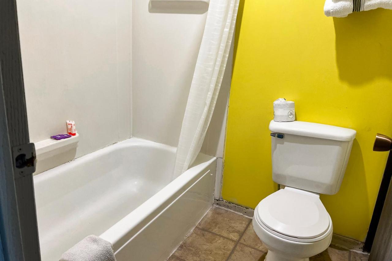 Oyo Hotel Colby, Ks ภายนอก รูปภาพ