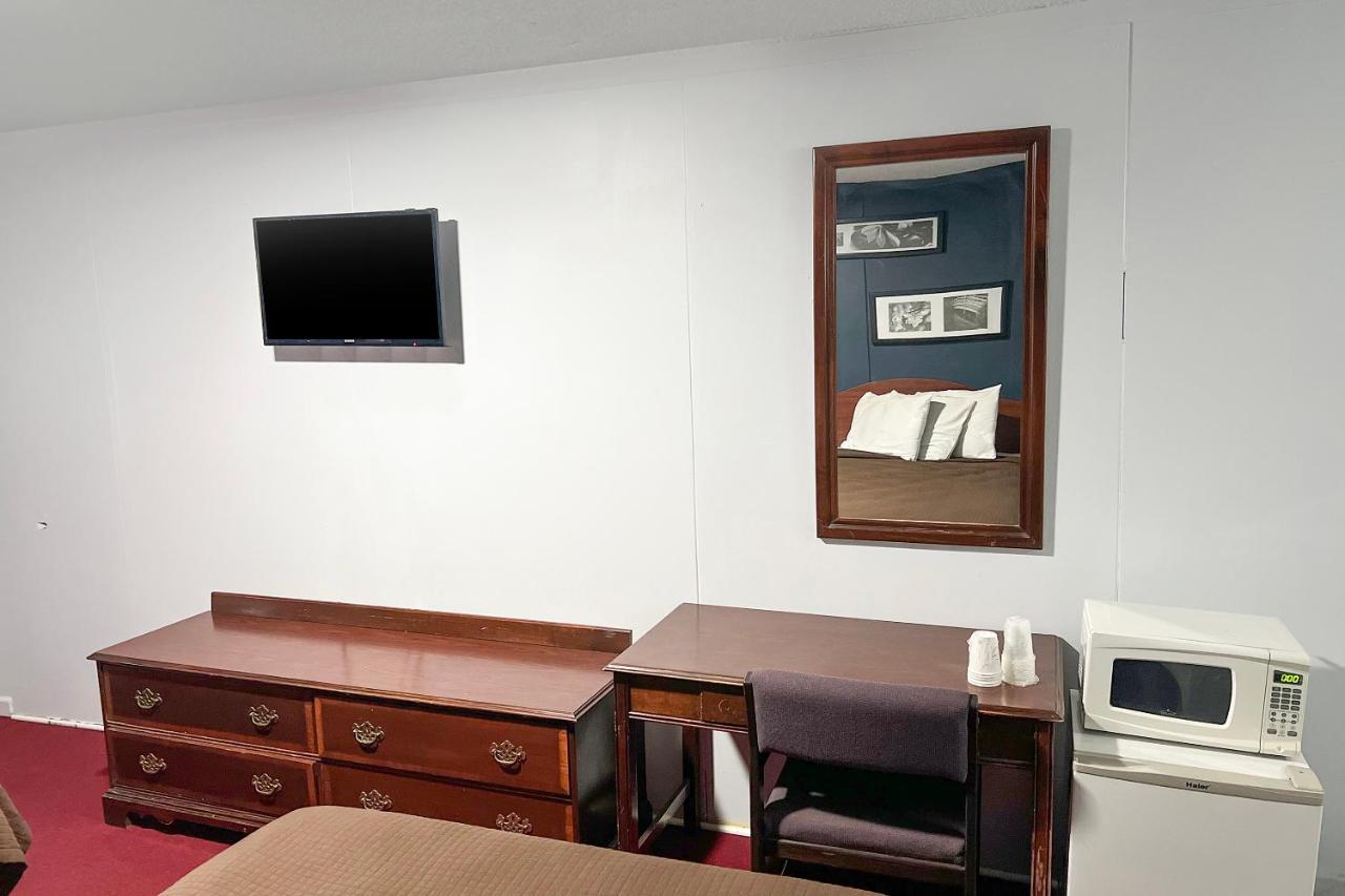 Oyo Hotel Colby, Ks ภายนอก รูปภาพ