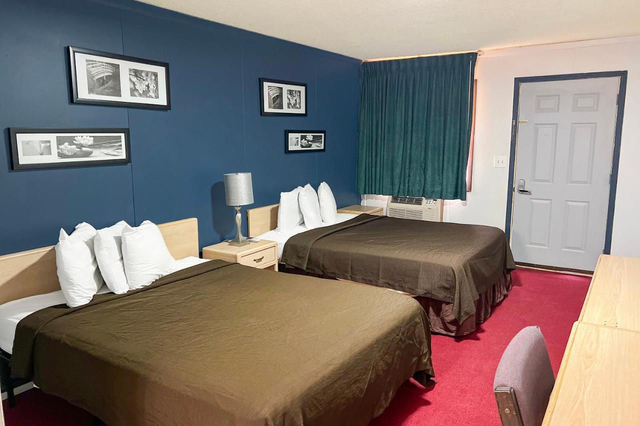 Oyo Hotel Colby, Ks ภายนอก รูปภาพ