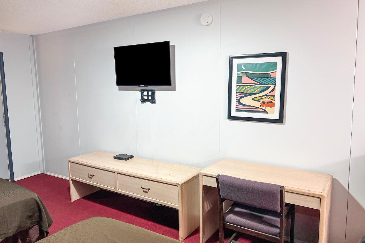 Oyo Hotel Colby, Ks ภายนอก รูปภาพ